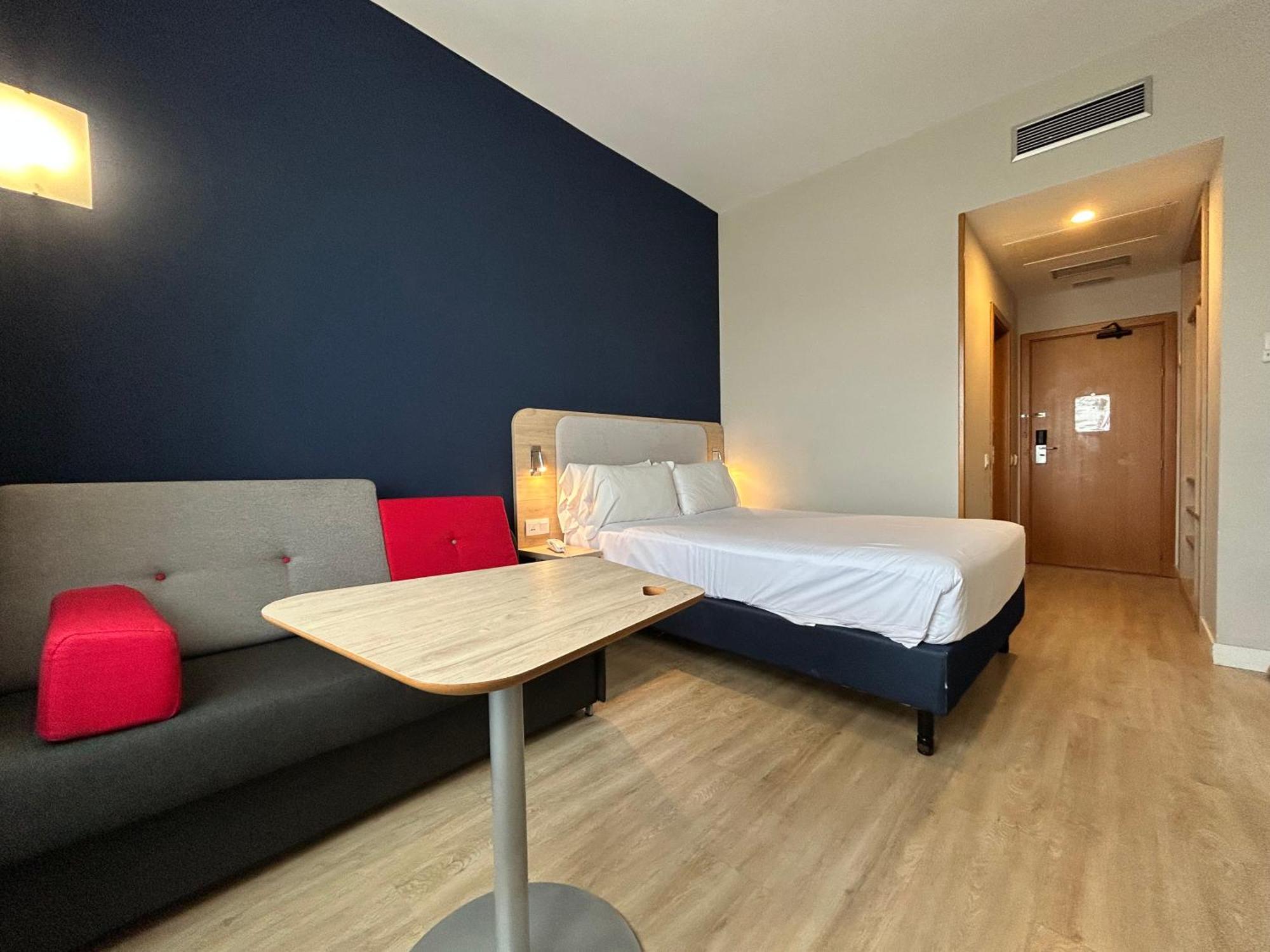Hotel Express Ciudad De Ciencias By Ihg 3*